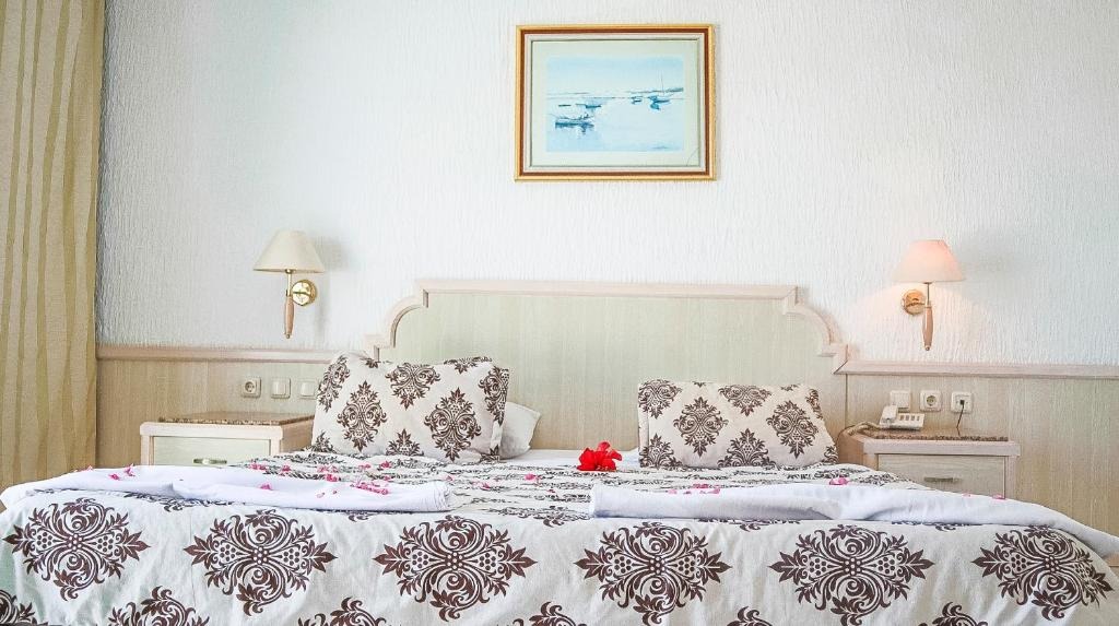 هتل رویال جیننه